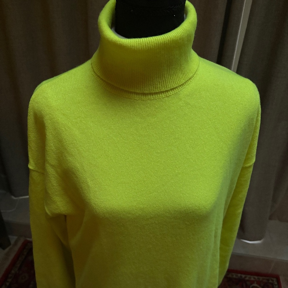 Halogen Neon Yellow Cashmere Turtleneck (NWT)